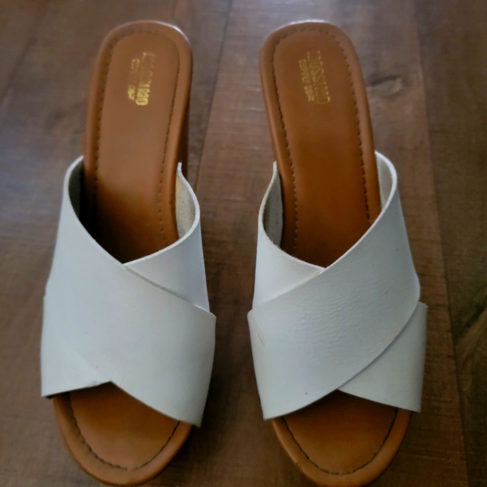 Mossimo wedges.